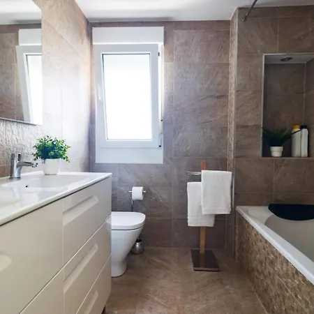 Apartment Lujoso Atico Entre 2 Playas Con Garaje, Terraza, Vistas Y Wifi *