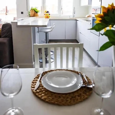 Apartment Lujoso Atico Entre 2 Playas Con Garaje, Terraza, Vistas Y Wifi Gijon