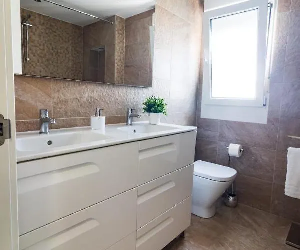 Lujoso Atico Entre 2 Playas Con Garaje, Terraza, Vistas Y Wifi