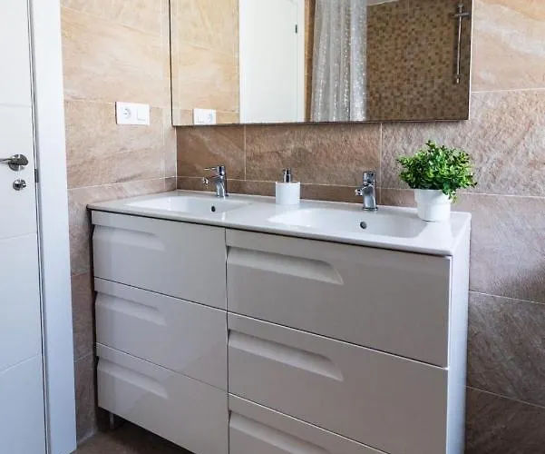 Apartamento Lujoso ático Entre 2 Playas Con Garaje, Terraza, Vistas Y Wifi