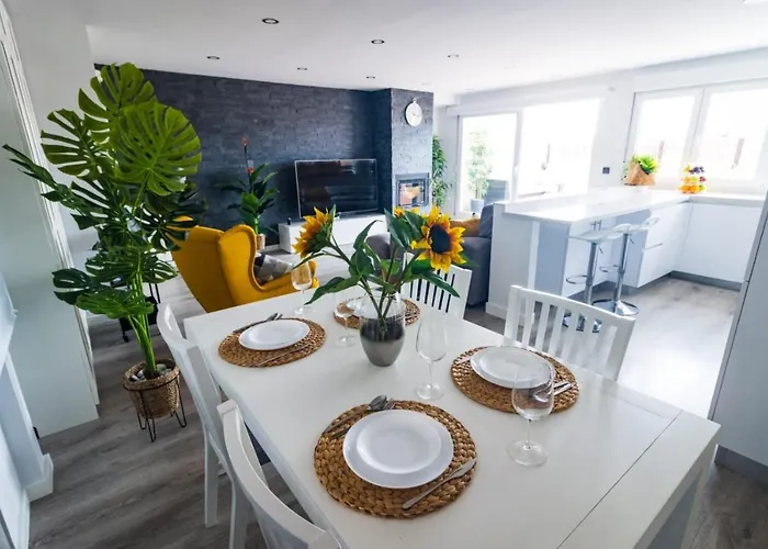 Lujoso Atico Entre 2 Playas Con Garaje, Terraza, Vistas Y Wifi