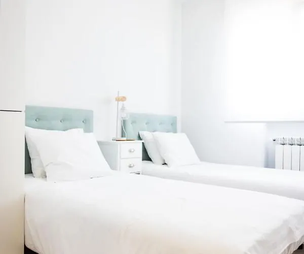 Apartamento Lujoso ático Entre 2 Playas Con Garaje, Terraza, Vistas Y Wifi Gijón