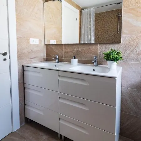 شقة Lujoso Atico Entre 2 Playas Con Garaje, Terraza, Vistas Y Wifi