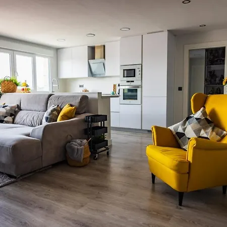 Lujoso Atico Entre 2 Playas Con Garaje, Terraza, Vistas Y Wifi * خيخون