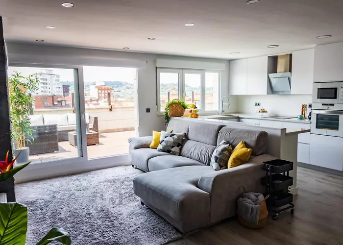 Lujoso Atico Entre 2 Playas Con Garaje, Terraza, Vistas Y Wifi Апартаменти Хіхон